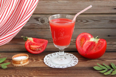 Tomato juice at home from tomatoes