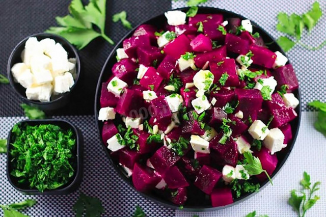 Beetroot salad with cheese