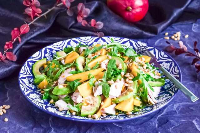 Mango Salad, avocado and chicken