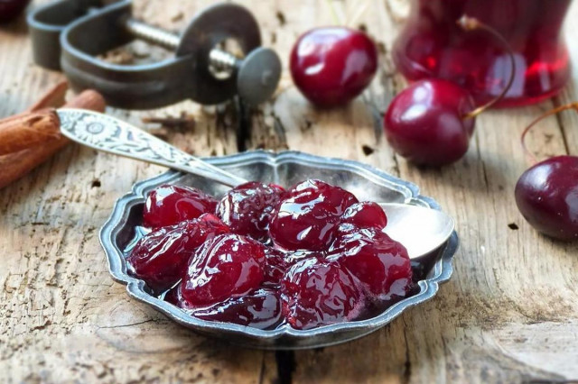 Cherry jam for winter