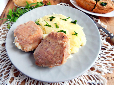 Cutlets with side dish