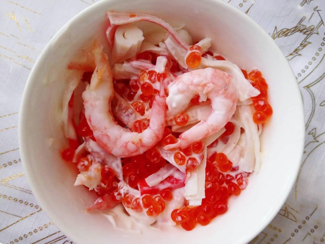 Red Sea salad with caviar