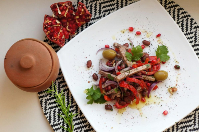 Tbilisi salad with pomegranate