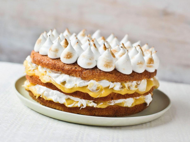 Lemon meringue cake