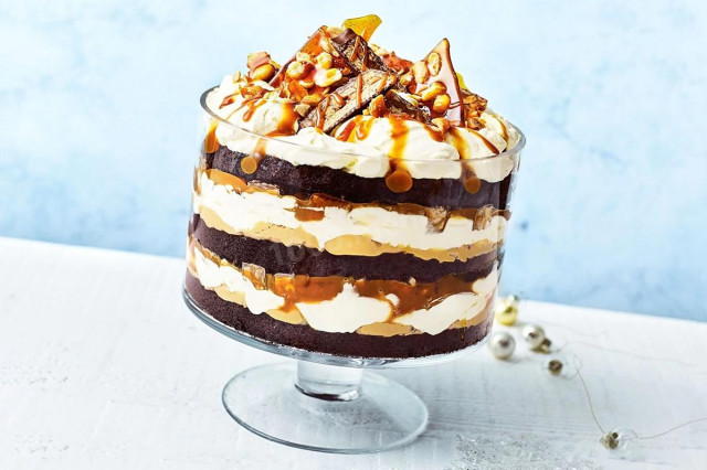 Trifle Snickers Liquid Cake