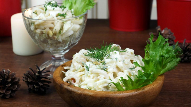 Salad with squid, apples and eggs