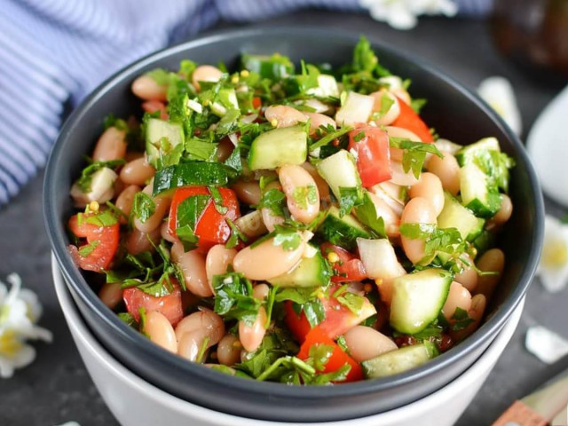 Bean salad with coriander