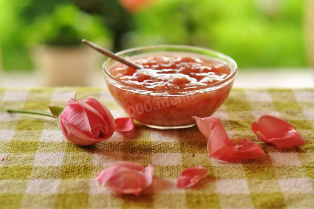 Rose petal jam with tartaric acid