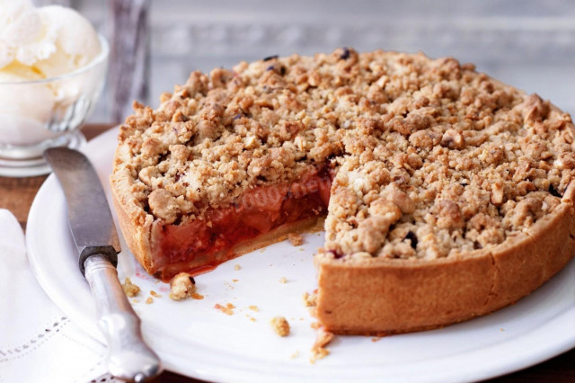 Rhubarb Crumble