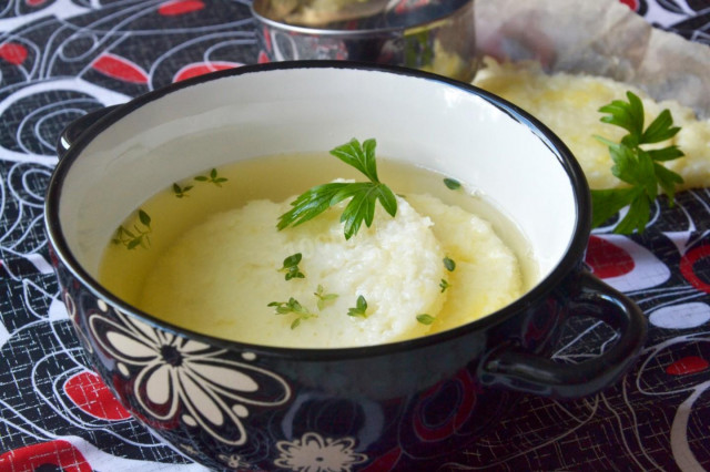 Beef broth with baked rice