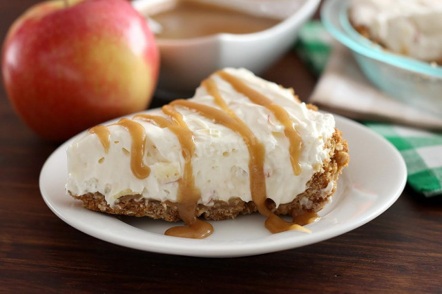 Oatmeal cookie cake without sour cream