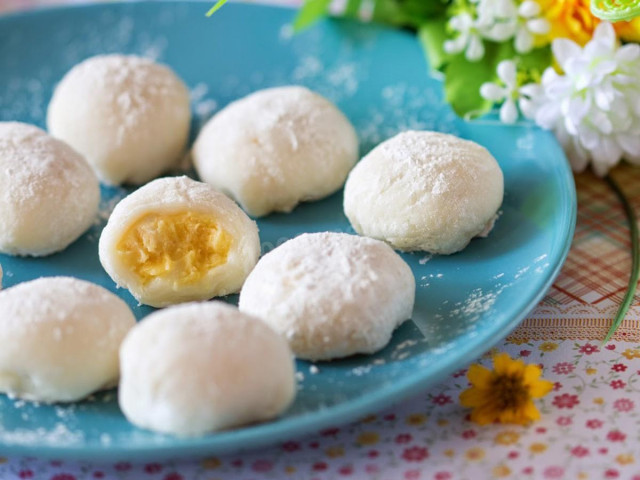 Daifuku with durian filling