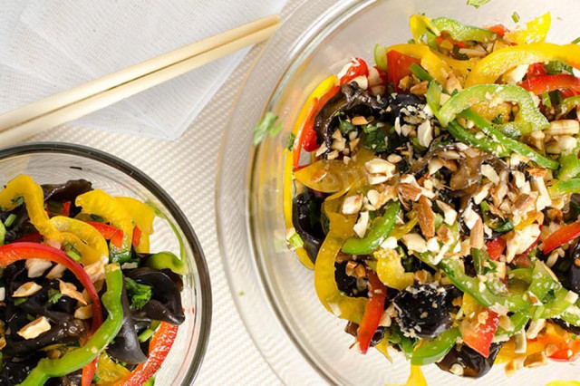 Mushroom salad with soy sauce according to Chinese