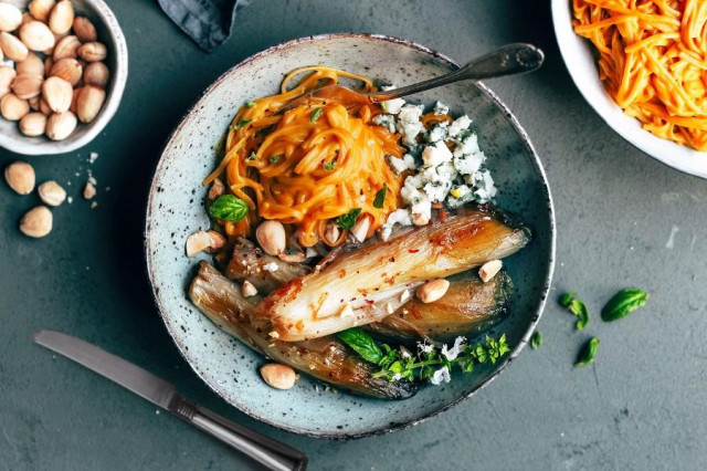 Pasta with caramelized endive