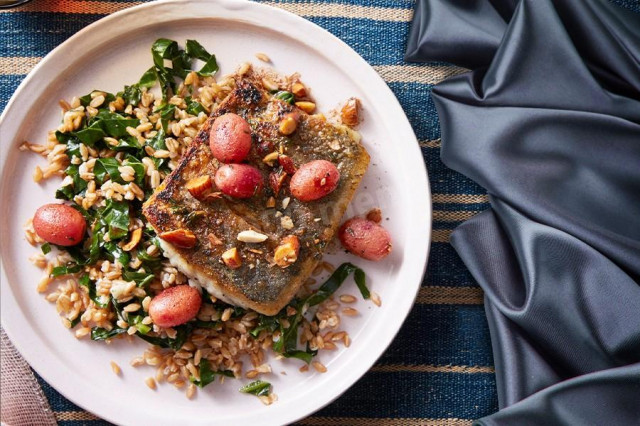 Barramundi fillet with farro and almonds