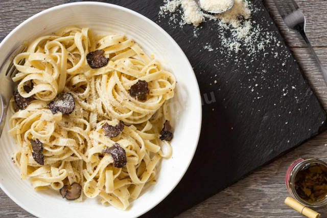 Pasta with truffles