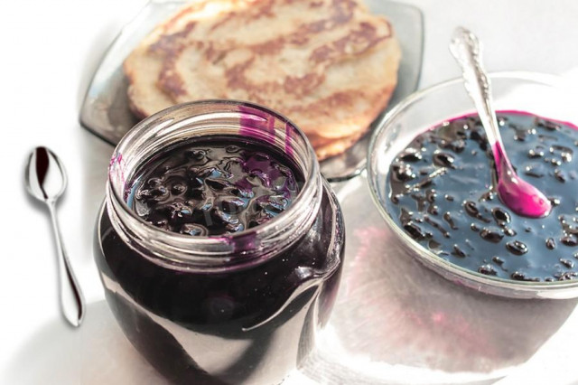 Seedless grape jam for winter