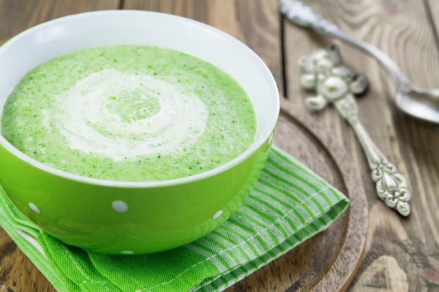 Broccoli puree soup for baby