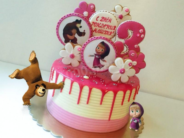 Masha and the bear gingerbread cake