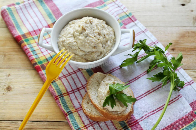 Classic herring Forshmak with onion