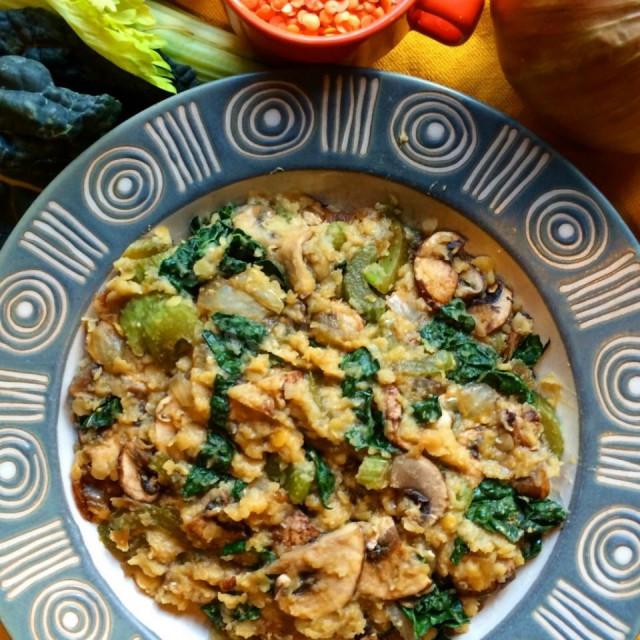 Porridge with red lentil celery mushrooms