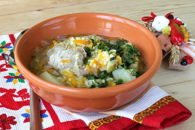 Cabbage soup with fresh cabbage