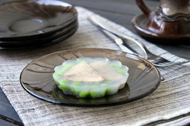 Pork tongue aspic with gelatin