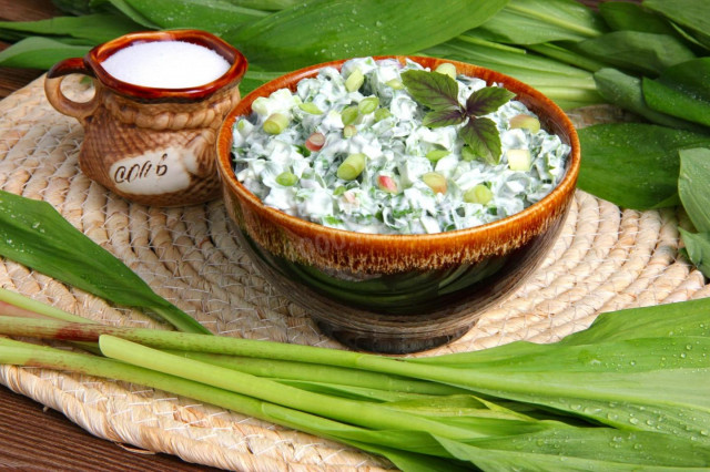 Simple cherry salad with sour cream