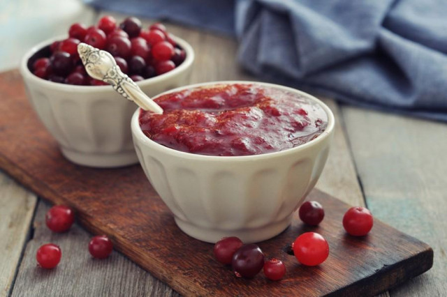 Lingonberry sauce for duck