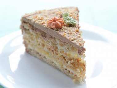 Kiev cake with walnuts