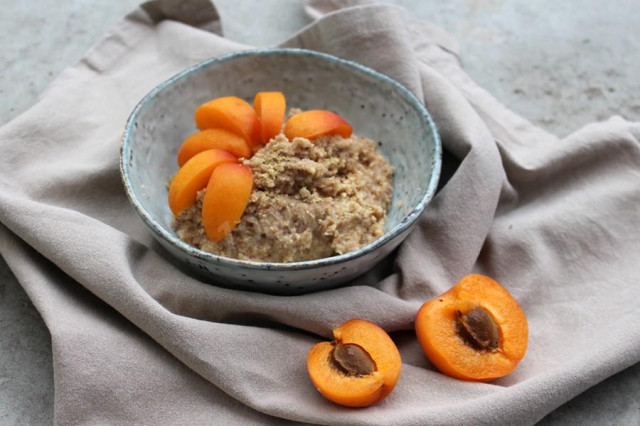 oatmeal porridge with milk