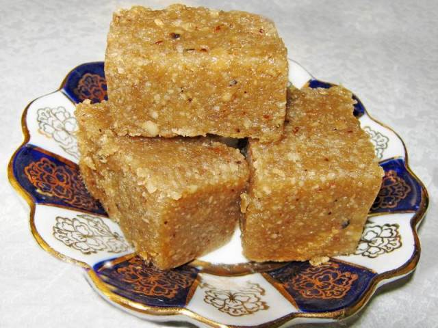 Amaranth flour halva