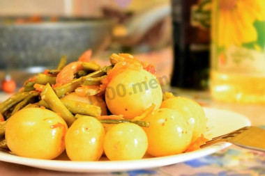 Vigna with chicken and sesame seeds