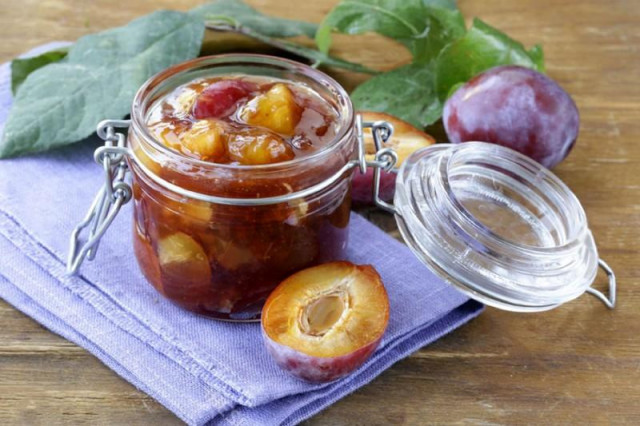 Plum jam slices transparent without seeds