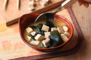 Wakame soup