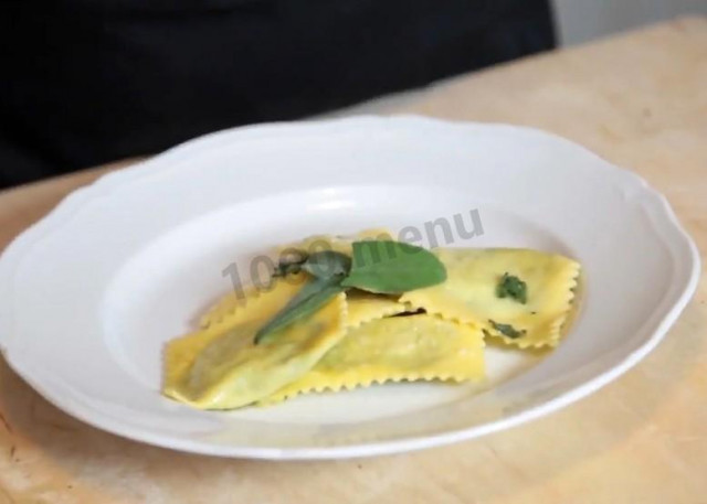 Spinach ravioli