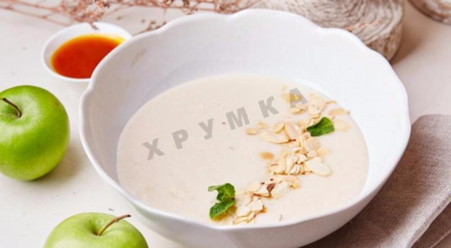 Semolina porridge with stewed apples in milk