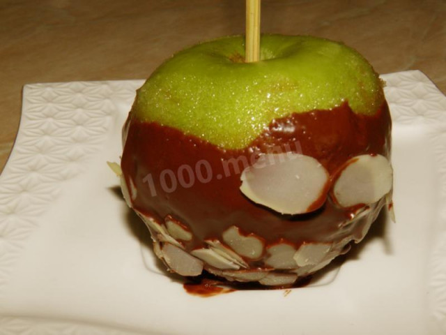 Apples in caramel and chocolate