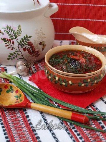 Lean borscht with prunes