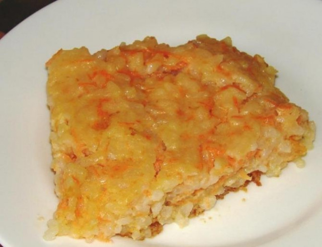 Rice and carrot porridge with dried apricots