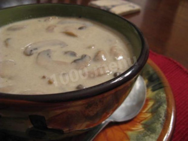 Mushroom soup with cream