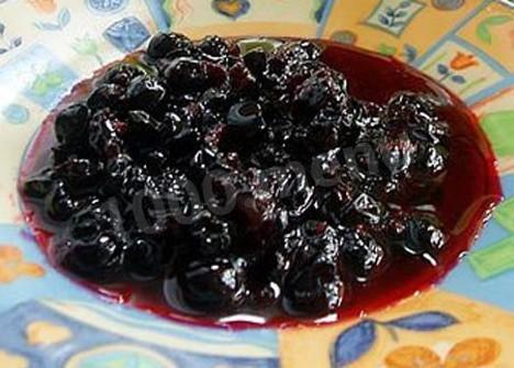 Blackcurrant jam for winter