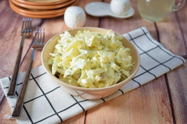 Salad with smoked chicken, Peking cabbage and pineapples