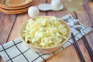 Salad with smoked chicken, Peking cabbage and pineapples