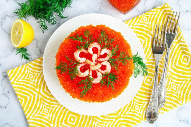 Salad with shrimp and red caviar