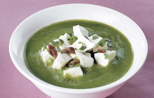 Zucchini puree soup with mozzarella