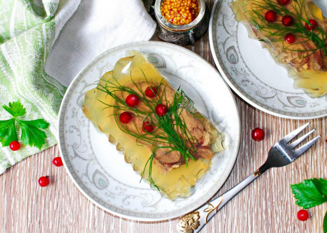 Beef tongue aspic with gelatin