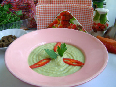 Mashed broccoli with carrots and cream