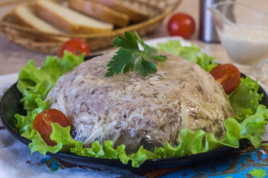 Pork and chicken jelly with carrots and onions