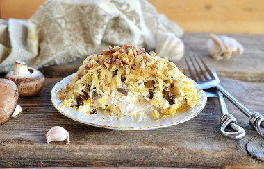 Chicken salad with mushrooms and walnuts